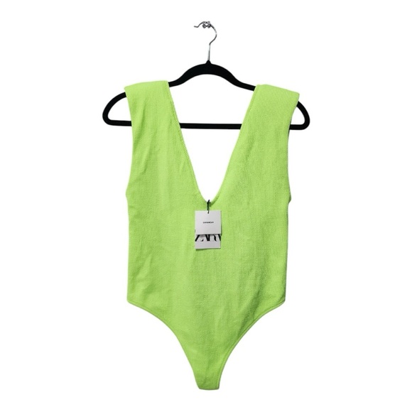 ZARA SIZE L - Picture 1 of 7